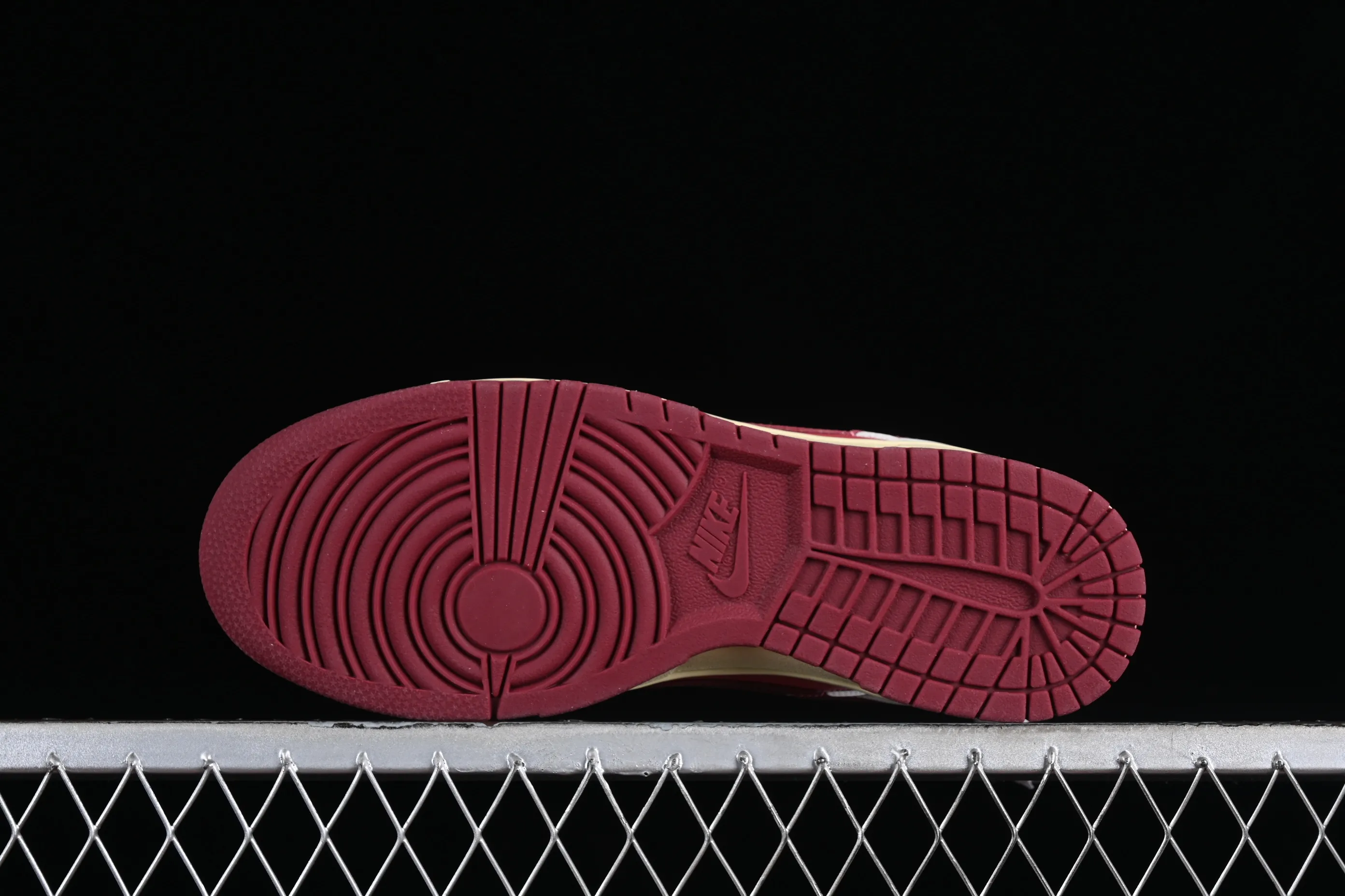 All categories Nk SB Dunk series Nk SB Dunk Low low-top sneakers Nk Dunk Low GS "Valentine's Day" Valentine's Day color SB low-top casual sneakers HF0736-161